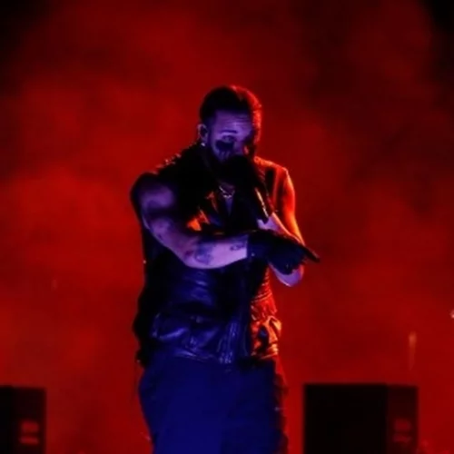 O Drake έγραψε το πρώτο του βιβλίο ποίησης