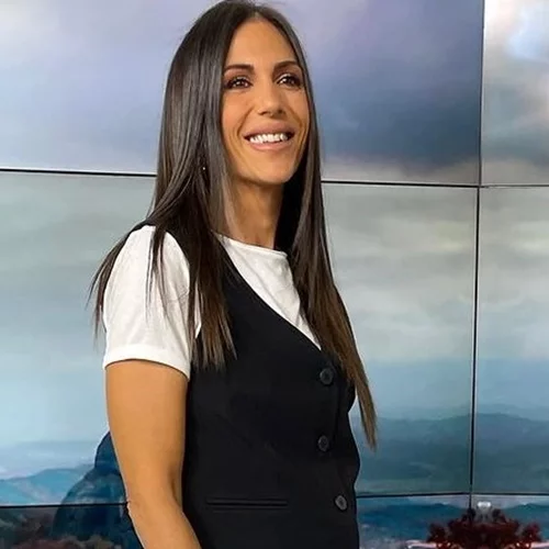 Η Ανθή Βούλγαρη ποζάρει χωρίς ίχνος μακιγιάζ κι εντυπωσιάζει με τη νεανική επιδερμίδα της