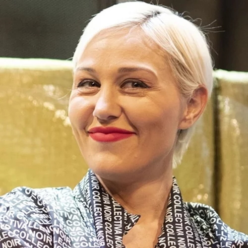 Νέα μαλλιά για την Πηνελόπη Αναστασοπούλου | Το viral trend που "φώτισε" το πρόσωπο της