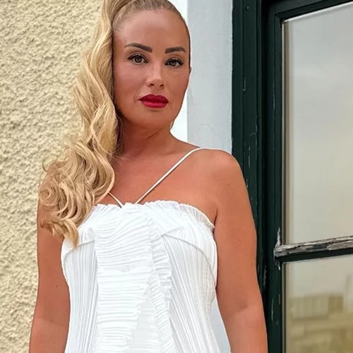 Καλλιστώ Βαρδή | Αυτή είναι η εντυπωσιακή κόρη του Αντώνη Βαρδή - Η ζωή μακριά από τα φώτα της δημοσιότητας και η μεγάλη αδυναμία στον πατέρα της