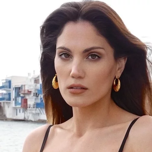 Μαίρη Συνατσάκη | Το νέο μανικιούρ της ανήκει στις τάσεις αλλά δεν άρεσε καθόλου στους ακόλουθούς της