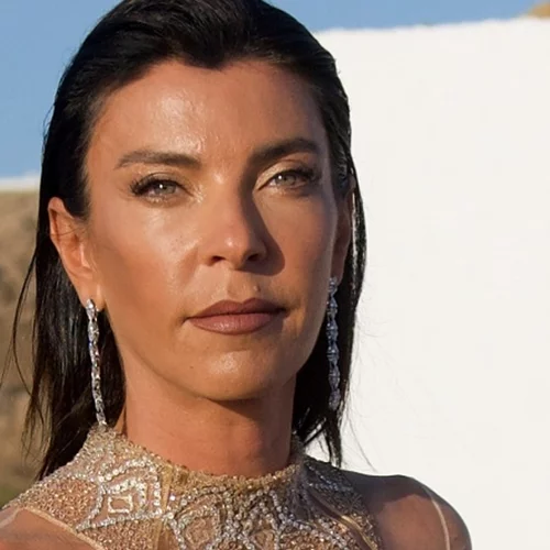 Madwalk 2022 | Η καλλίγραμμη και εντυπωσιακή κόρη της Μαρίνας Βερνίκου, Nτεμήλια, περπάτησε στο catwalk της Celia Kritharioti