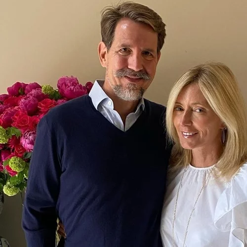 Ο Παύλος Γλύξμπουργκ μάς ξεναγεί στον κοιτώνα του μικρού του γιου, Αριστείδη Σταύρου