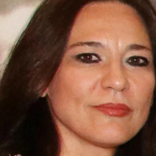 Η μεγάλη αλλαγή στη σιλουέτα της | Η Κωνσταντίνα Μπεκιάρη φοράει ολόσωμη, μαύρη φόρμα και ποζάρει στην αυλή της