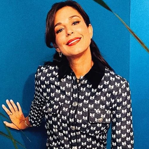 Ξανά με καρέ η Κατερίνα Παπουτσάκη | Το ανανεωμένο χρώμα στα μαλλιά της