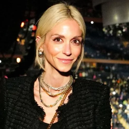 Σοφία Καρβέλα | Η σπάνια φωτογραφία με τον 15χρονο αδερφό της, Ανδρέα Καρβέλα