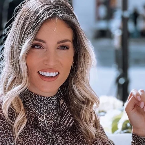 Αθηνά Οικονομάκου | Η γλυκιά αγκαλιά του Μάξιμου στη Σιέννα που "έλιωσε" το Instagram