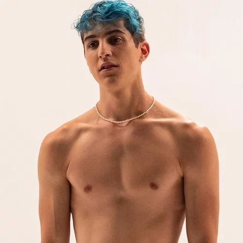 Ο Good Job Nicky τραγουδάει Γιάννη Πάριο | Δείτε το βίντεο