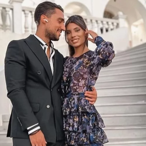 Σάκης Κατσούλης και Μαριαλένα Ρουμελιώτη στην Παναγία της Τήνου | Η απάντηση στα κακόβουλα σχόλια στο Instagram