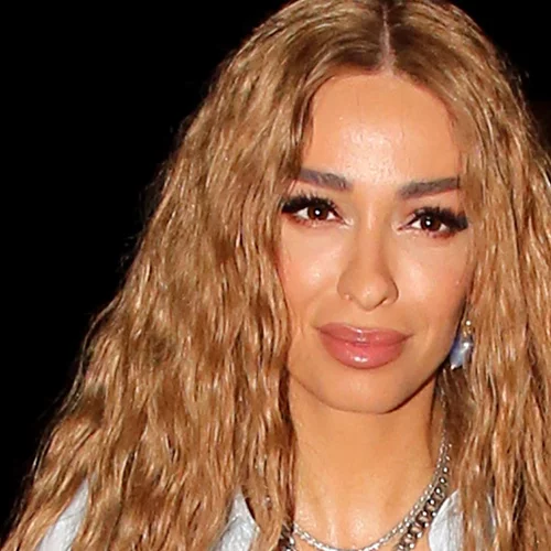 Ελένη Φουρέιρα | Απογείωσε τη viral τάση του οίκου Versace