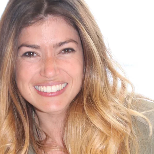 Η Βάσια Κωσταρά μόλις υιοθέτησε το πιο hot κούρεμα