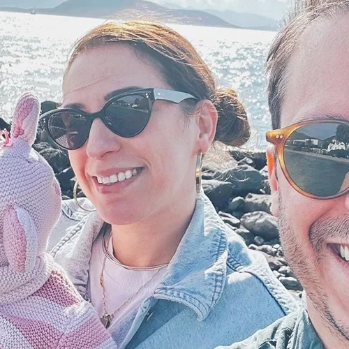 Η Μπέττυ Μαγγίρα εμφανίστηκε on air έχοντας στην αγκαλιά της την 6 μηνών κόρη του Δημήτρη Μακαλιά και της Αντιγόνης Ψυχράμη