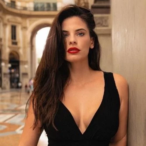 "Προτού κάνω μπότοξ φοβόμουν μήπως παραμορφωθώ" | Η Χριστίνα Μπόμπα μιλά για την εμπειρία της με την πλαστική