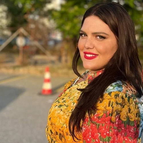 Δανάη Μπάρκα | Η βραδινή δημόσια εμφάνιση στο πλευρό της μητέρας της, Βίκυς Σταυροπούλου