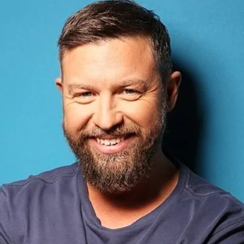 Ο Γιάννης Βαρδής και η Νατάσα Σκαφιδά σε μία σπάνια δημόσια εμφάνιση με τα παιδιά τους, Κατερίνα και Αντώνη Βαρδή