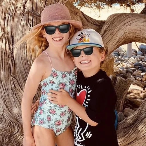 Βίκυ Καγιά | Οι υπέροχες φωτογραφίες των κατάξανθων παιδιών της από τις οικογενειακές τους διακοπές στη Νάξο