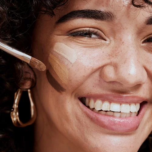 Ποιο είναι το χρώμα που σε φωτίζει; Η κορεάτικη μέθοδος που σαρώνει στον κόσμο της ομορφιάς