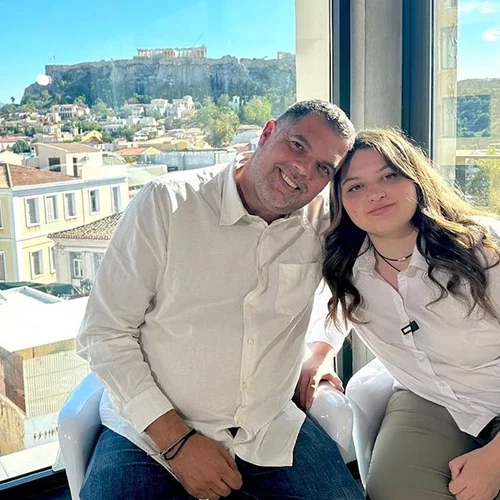 "Μίλα, μη ντρέπεσαι" | Η κόρη του Δημήτρη Παπανικολάου στέλνει το δικό της μήνυμα για την Παγκόσμια Ημέρα Ευαισθητοποίησης για τον Αυτισμό