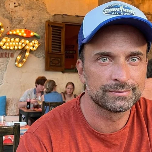 Ο Γιώργος Λιανός μόλις δημοσίευσε το πιο χαριτωμένο στιγμιότυπο με τη 2 ετών κόρη του, Βαλέρια, από τις διακοπές τους στη Ρόδο