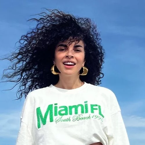 Μαρία Σολωμού | Το νέο εκκεντρικό hair look της την κάνει να δείχνει ακόμα πιο δυναμική