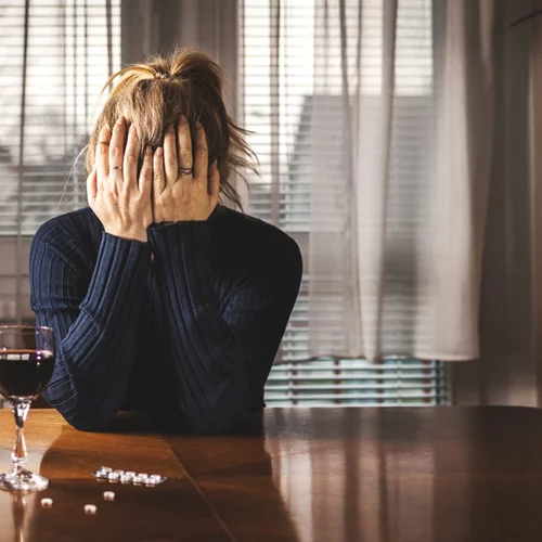 Διαδραστική εφαρμογή ρωτάει τους εφήβους για τις εξαρτήσεις και τα συναισθήματά τους