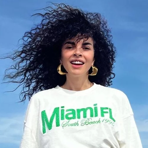 Καλλίγραμμη και ανέμελη | Η Μαρία Σολωμού μόλις φόρεσε το πιο σέξι λεοπάρ μπικίνι και φωτογραφήθηκε με τη διάθεσή της στα ύψη