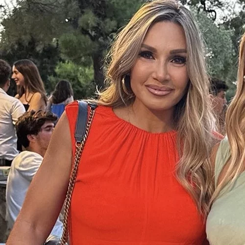 Άννα Μαρία Ίβιτς | Η κόρη της Ελένης Πετρουλάκη πήγε στην αποφοίτησή της με το φόρεμα που φορούσε η μητέρα της στη βάπτισή της