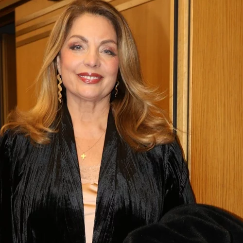 Καλλιτεχνική βραδιά για την Άντζελα Γκερέκου | Η θεατρική παράσταση που παρακολούθησε