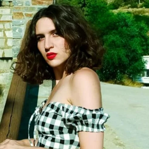 Όλγα Σκιαδαρέση | Όλες οι φορές που μας έδειξε το καλλίγραμμο σώμα της μέσα από τις πιο καλαίσθητες φωτογραφίες