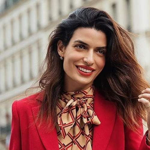 Αγνώριστη η Τόνια Σωτηροπούλου | Η εμφάνιση της ηθοποιού με πιο μακριά μαλλιά από ποτέ