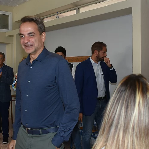 Γάμος ομοφύλων και τεκνοθεσία | Ανοίγει τη συζήτηση ο Μητσοτάκης με συνέντευξη στην ΕΡΤ- Οχι όμως στην παρένθετη μητέρα