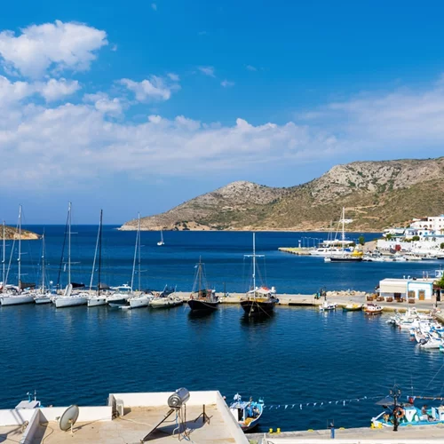 Το νησί που λέει "όχι" στις πισίνες | Σμαραγδένια νερά, γραφικά σοκάκια, γαστρονομικές εμπειρίες