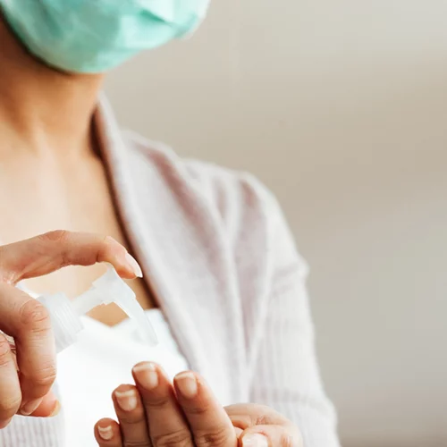 Κορονοϊός | Αυξήθηκε η θετικότητα, 125% πάνω οι διασωληνώσεις, άνοδος 41% στις εισαγωγές