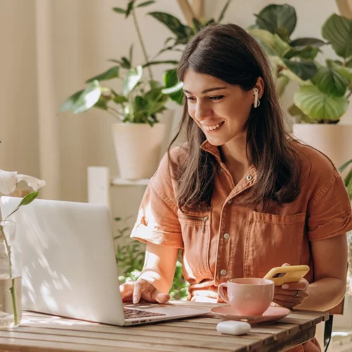 Καύσωνας | Τηλεργασία για ευπαθείς ομάδες και ευέλικτο ωράριο για όλους