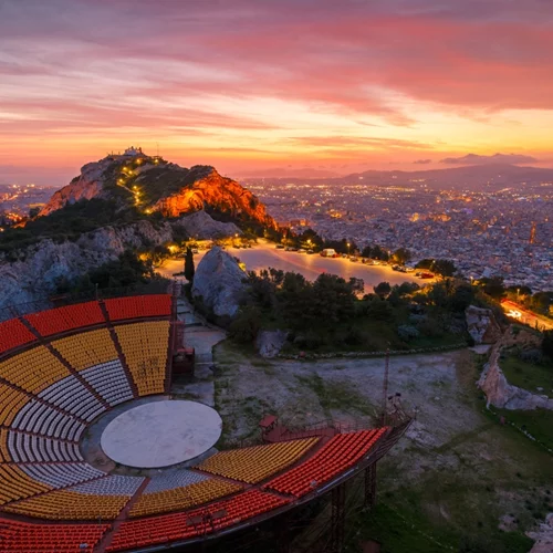 Δημοτικό Θέατρο Λυκαβηττού | Mία ιστορική συναυλία του Σταύρου Ξαρχάκου