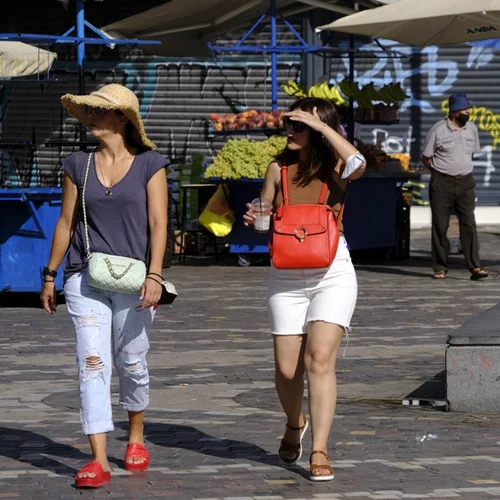 Επιμένει ο καύσωνας και σήμερα - Νέο κύμα με 44άρια και ανέμους