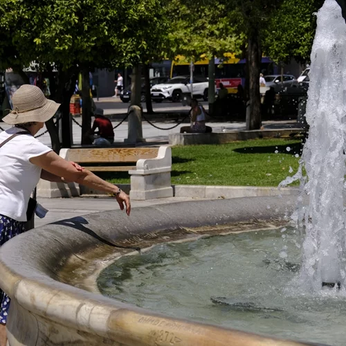 Κορυφώνεται ο καύσωνας - Σήμερα το θερμόμετρο φτάνει τους 46 βαθμούς Κελσίου
