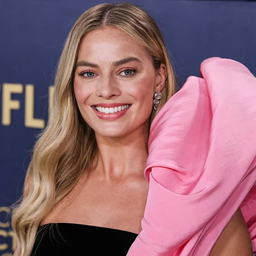 Margot Robbie | Με πιο κοντά μαλλιά από ποτέ, το νέο της κούρεμα δείχνει σύγχρονο και classy