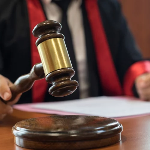 Θεσσαλονίκη | 15 χρόνια κάθειρξη σε 54χρονο που κακοποιούσε σεξουαλικά την ανήλικη κόρη της συντρόφου του