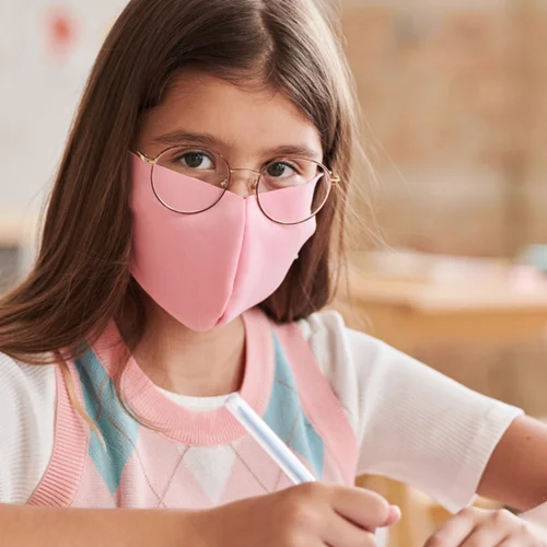 Πώς θα επιστρέψουν οι μαθητές στα σχολεία από τον Σεπτέμβριο | Ποιοι και πότε θα φορούν μάσκα