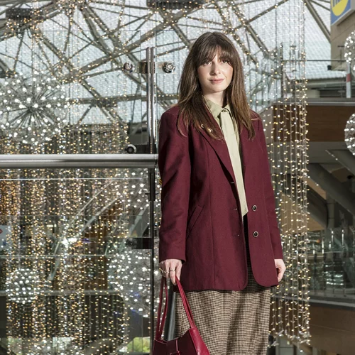 Festive Shopping | Από τη Gen Z έως τους boomers, οι γιορτές θέλουν στιλ και το βρίσκουν εδώ