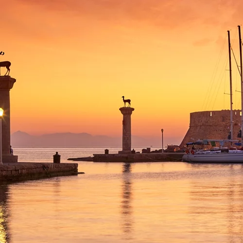 "Rhodes, What you love is here" | Νέα καμπάνια για την προώθηση του νησιού των Ιπποτών