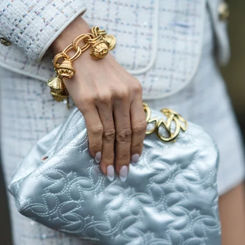 Do it like a French Girl | Τα 3 χρώματα νυχιών που λατρεύουν οι Γαλλίδες φέτος το χειμώνα