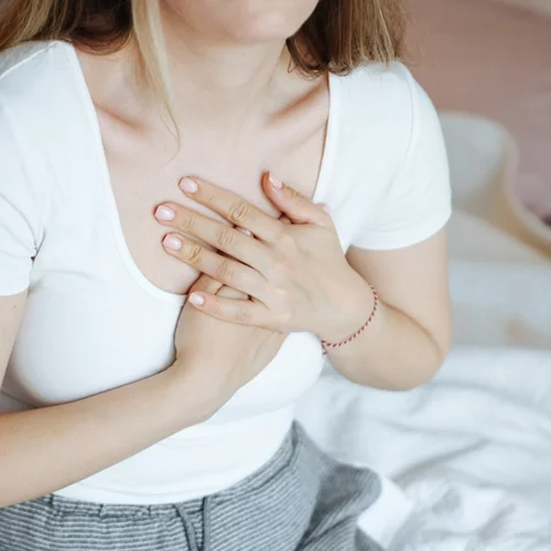 Μακροχρόνια δυσλειτουργία στην καρδιά και σε άλλα όργανα προκαλεί η Covid-19