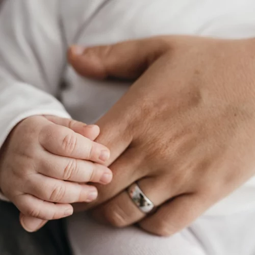 Χανιά | Προφυλακιστέοι οι 4 από τους 8 κατηγορούμενους για παράνομες υιοθεσίες και εμπορία βρεφών