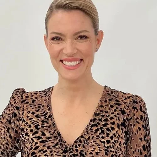 Η Βίκυ Καγιά με σέξι εξώπλατο φόρεμα σε ηλικία 30 ετών | Η υπέροχη εμφάνιση του 2008 που μας έχει μείνει αξέχαστη