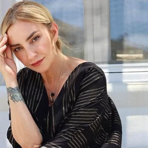 Ειρήνη - Χρυσή Τότσικα | Η Ρούλα Ρέβη καλωσορίζει τον Αύγουστο με την πιο ανέμελη φωτογραφία της κατάξανθης κόρης της