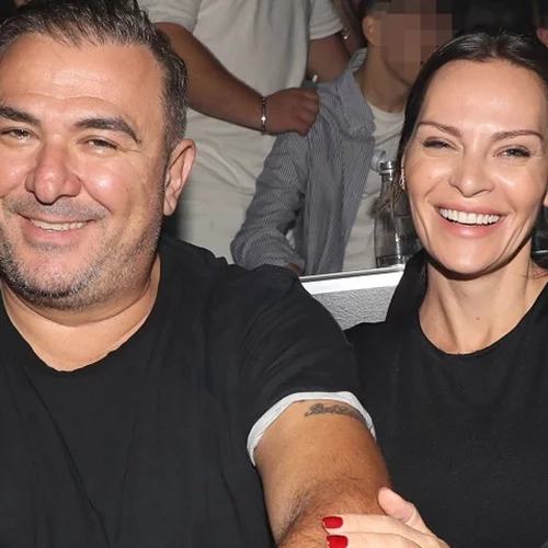 Ελένη Πασχαλίδη | Με total denim look και μακριά ξανθά μαλλιά στη Νέα Υόρκη