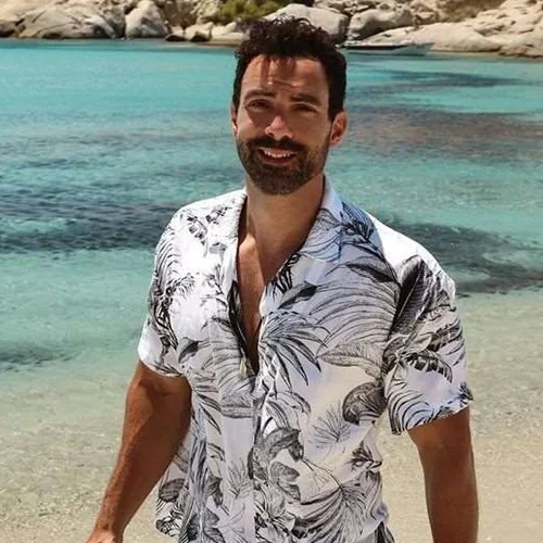 Πώς θα γίνεις πλούσιος, σύμφωνα με τον Σάκη Τανιμανίδη