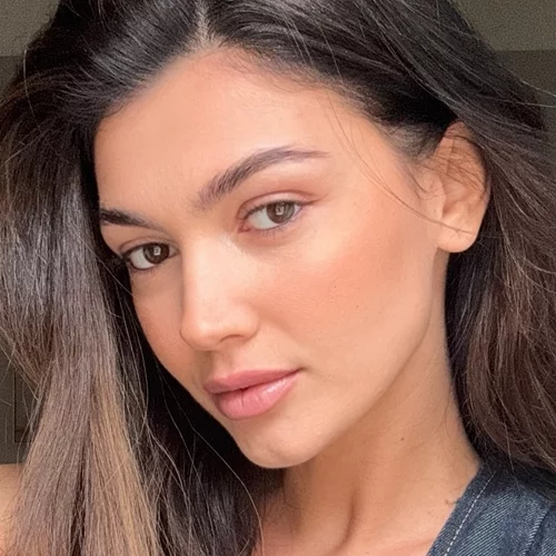 Η μόνη τάση νυχιών που υιοθετούν τώρα όλες οι Ελληνίδες influencers